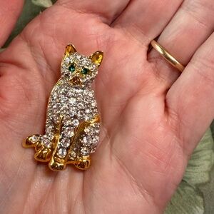 Vintage Gold Toned Cat Brooch Green Eyes 1.5”Height